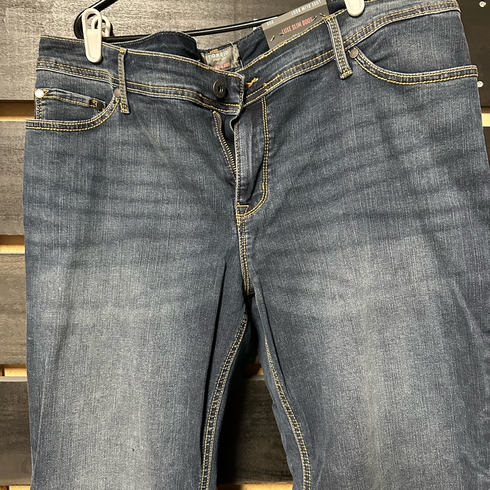 Torrid NWT Size 20 Short Luxe Slim Boot Cut Jeans!